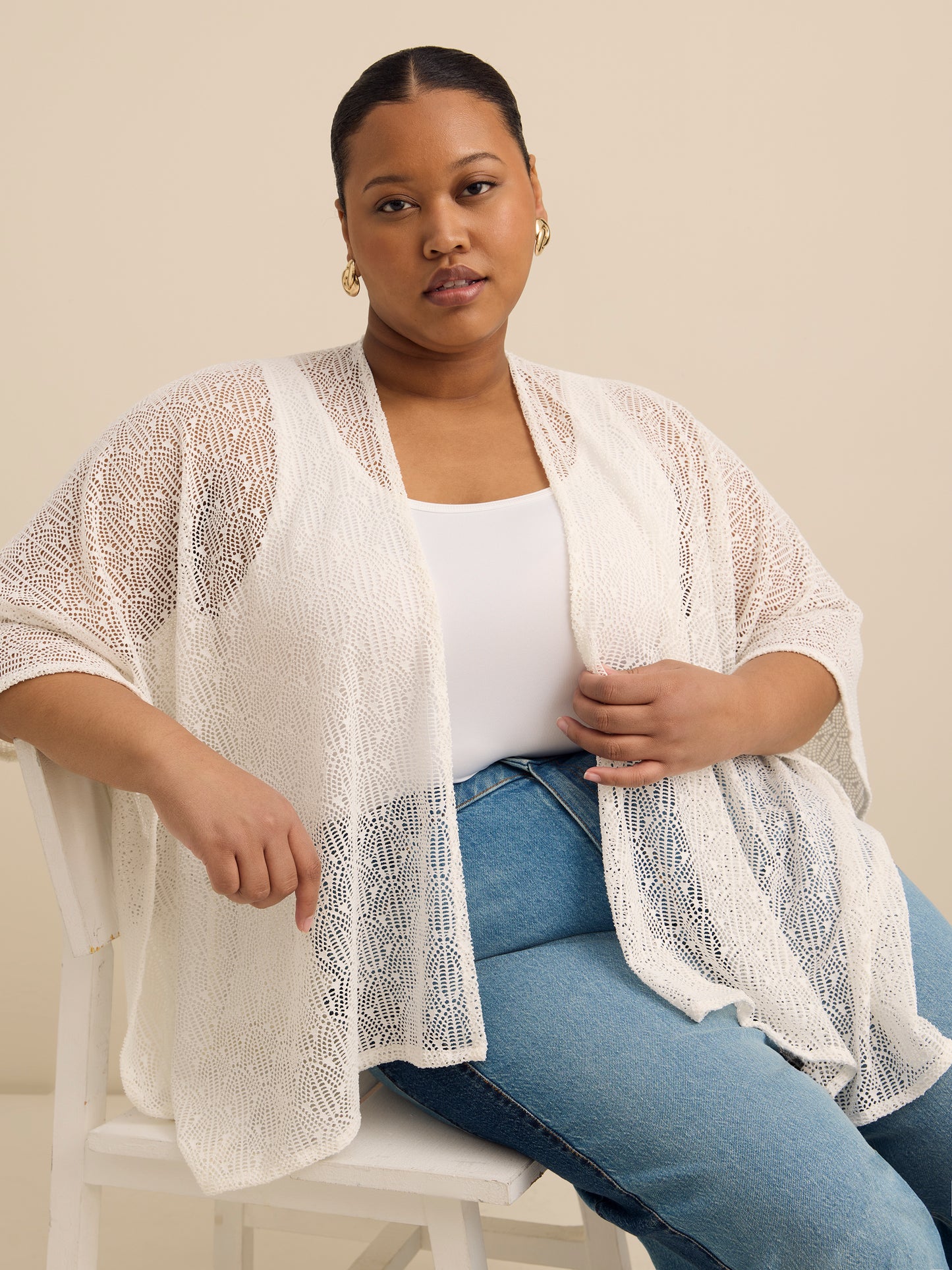 Cape à devant ouvert et mailles de fantaisie