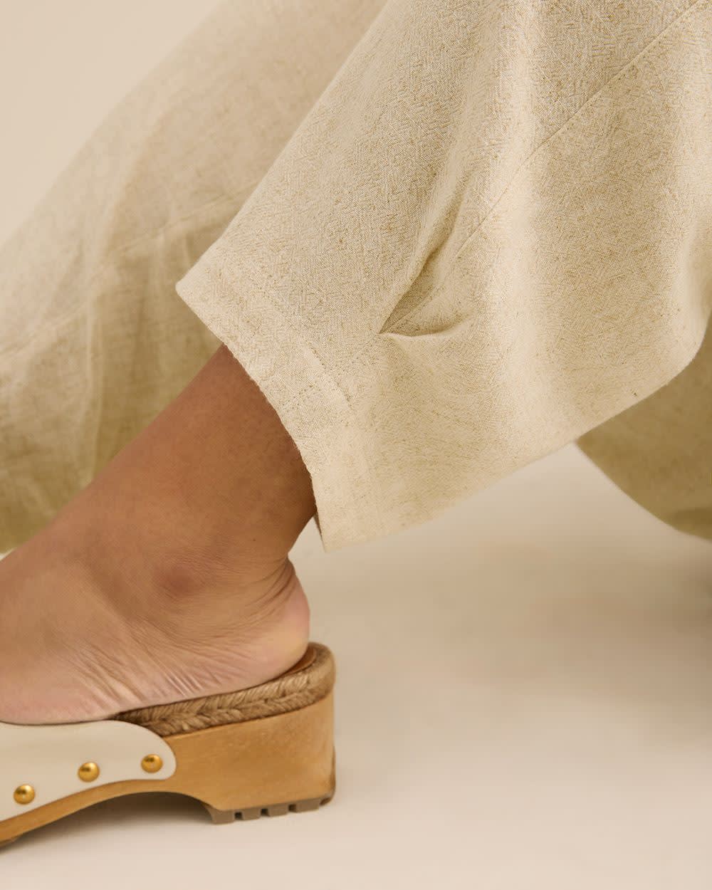 Linen Blend Pull-On Barrel-Leg Pant