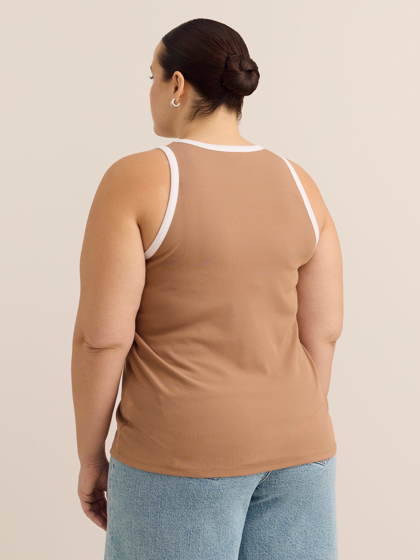Fitted Halter-Neck Rib Knit Tank Top with Contrast Binding