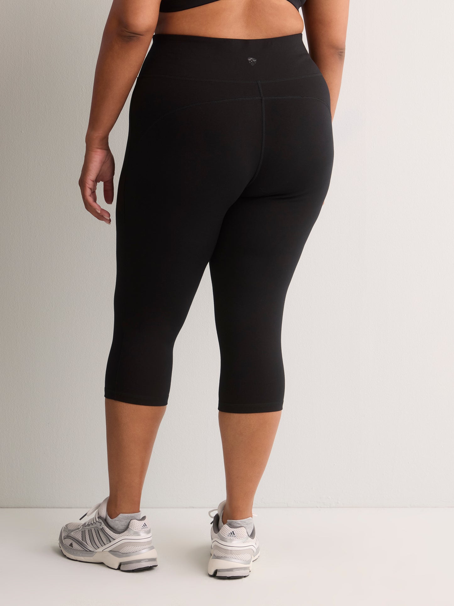 Black Capri Legging - Active Zone