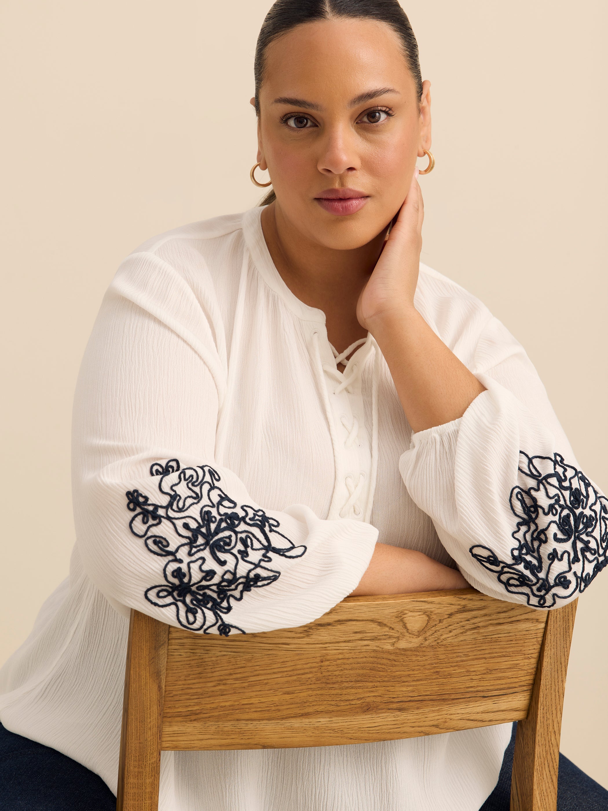 Blouse évasée boho à manches longues brodées