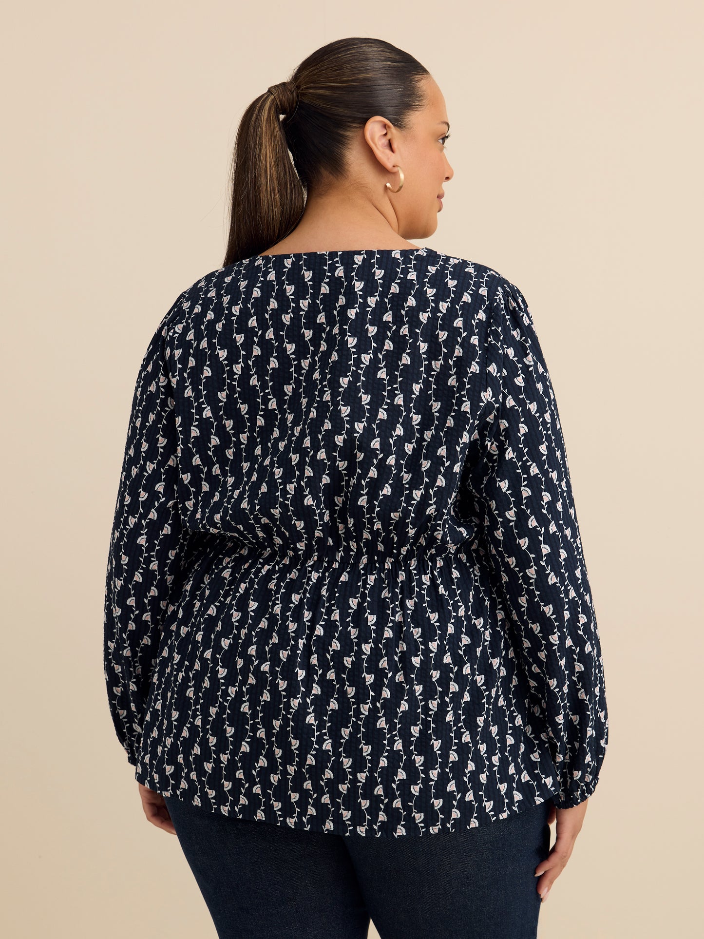 Blouse évasée avec encolure en V