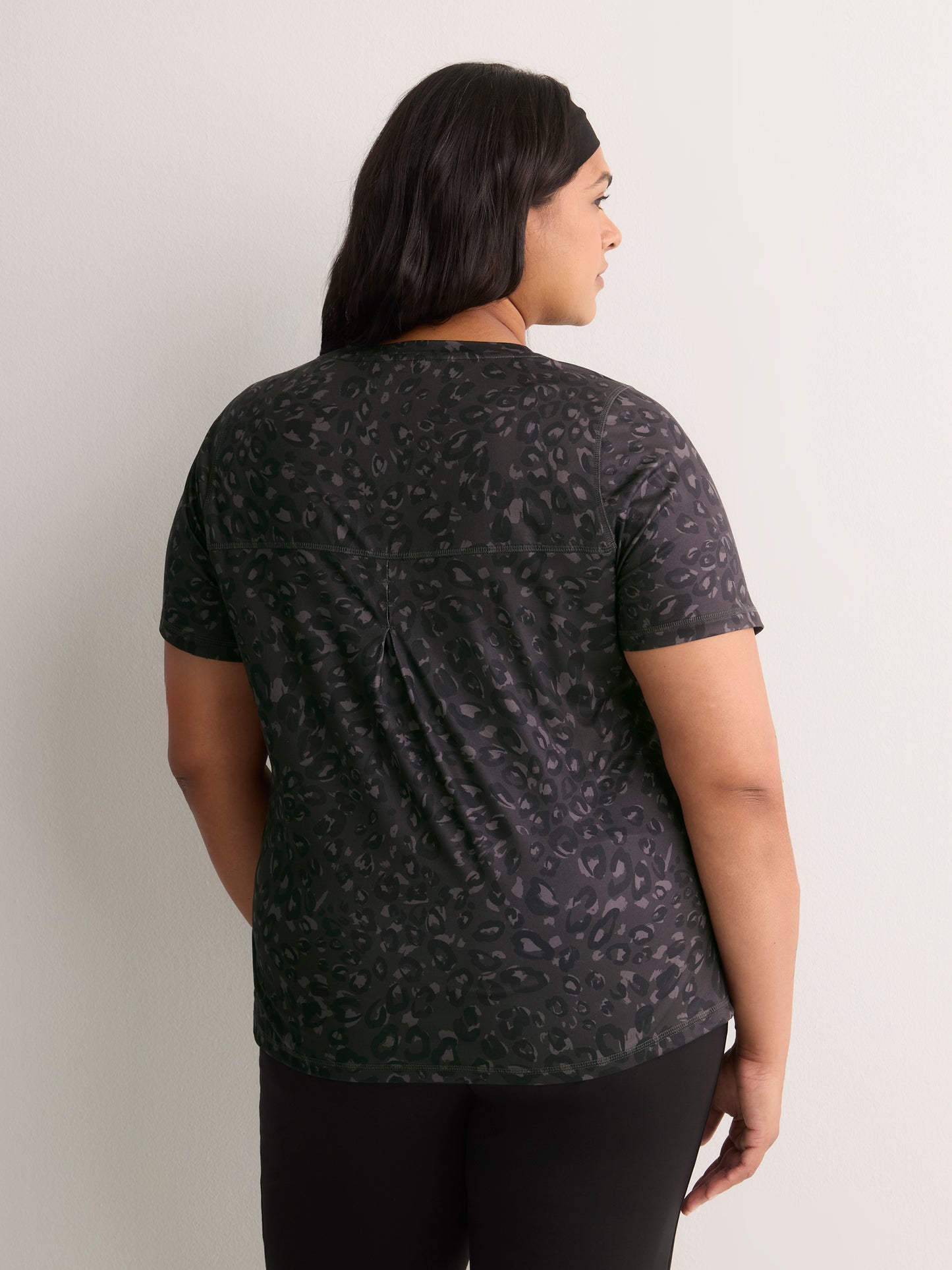 Responsible, Black Leopard-Print Short-Sleeve T-Shirt with Mesh Inserts - Active Zone