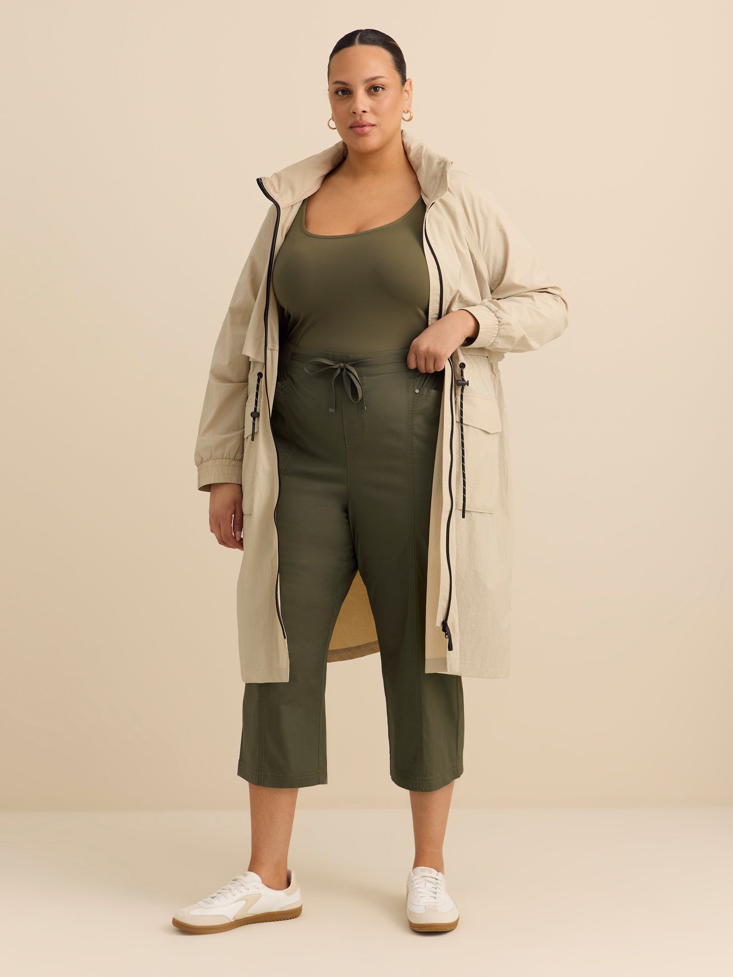 Capri uni avec taille ajustable