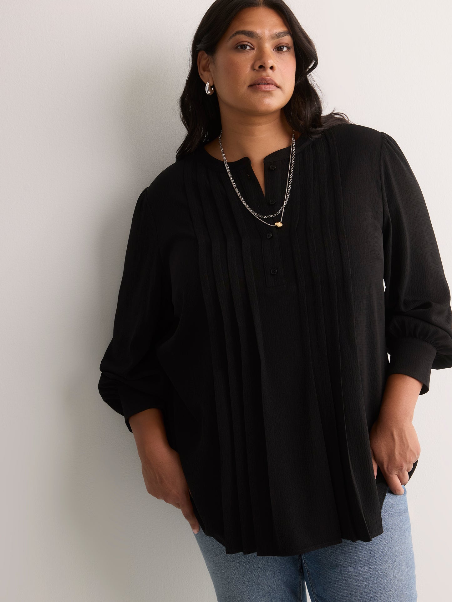 Pleated Buttoned-Down Slight Swing Blouse