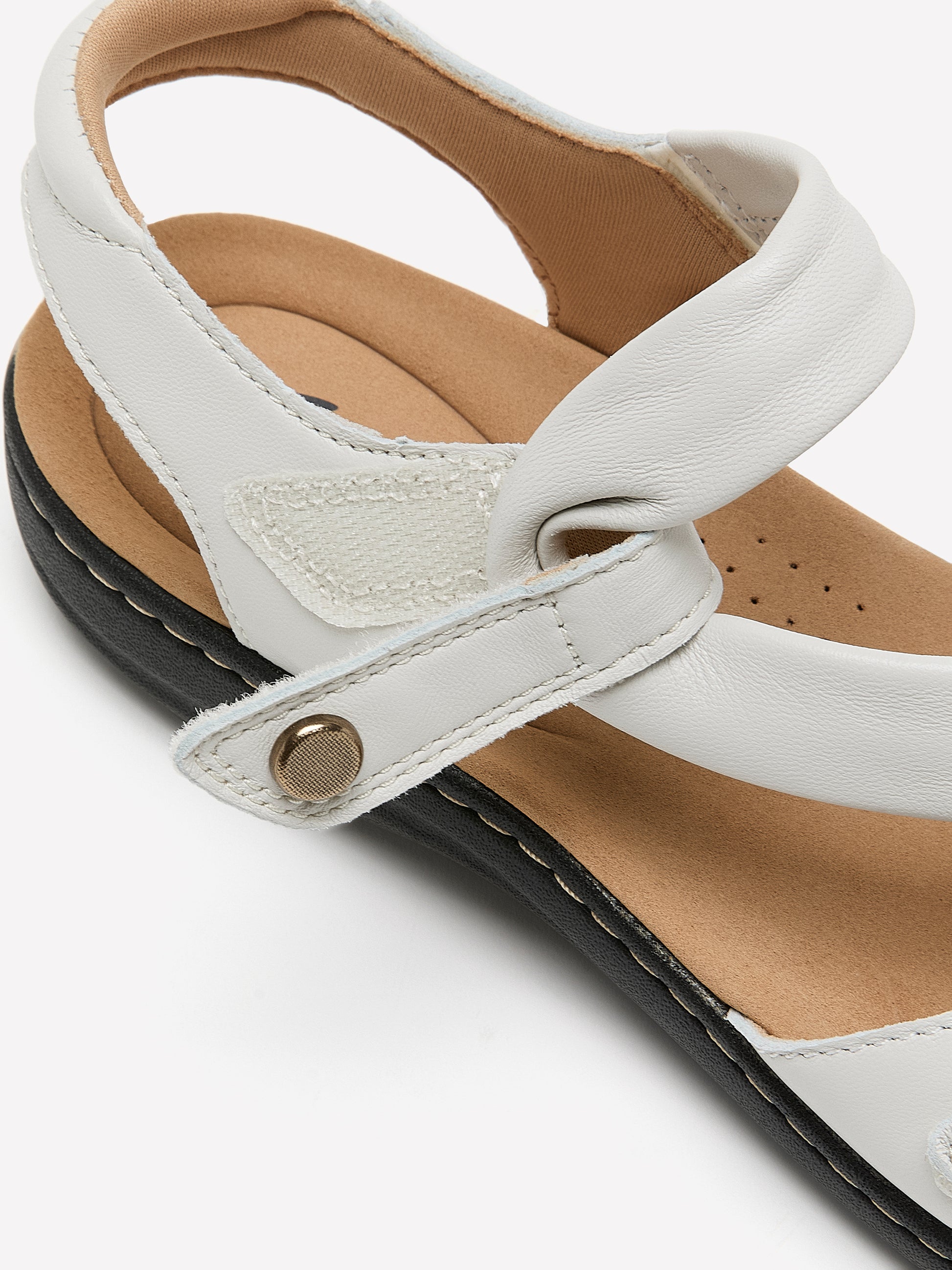 Wide Width, Flat Laurieann Bell Strappy Sandal - Clarks