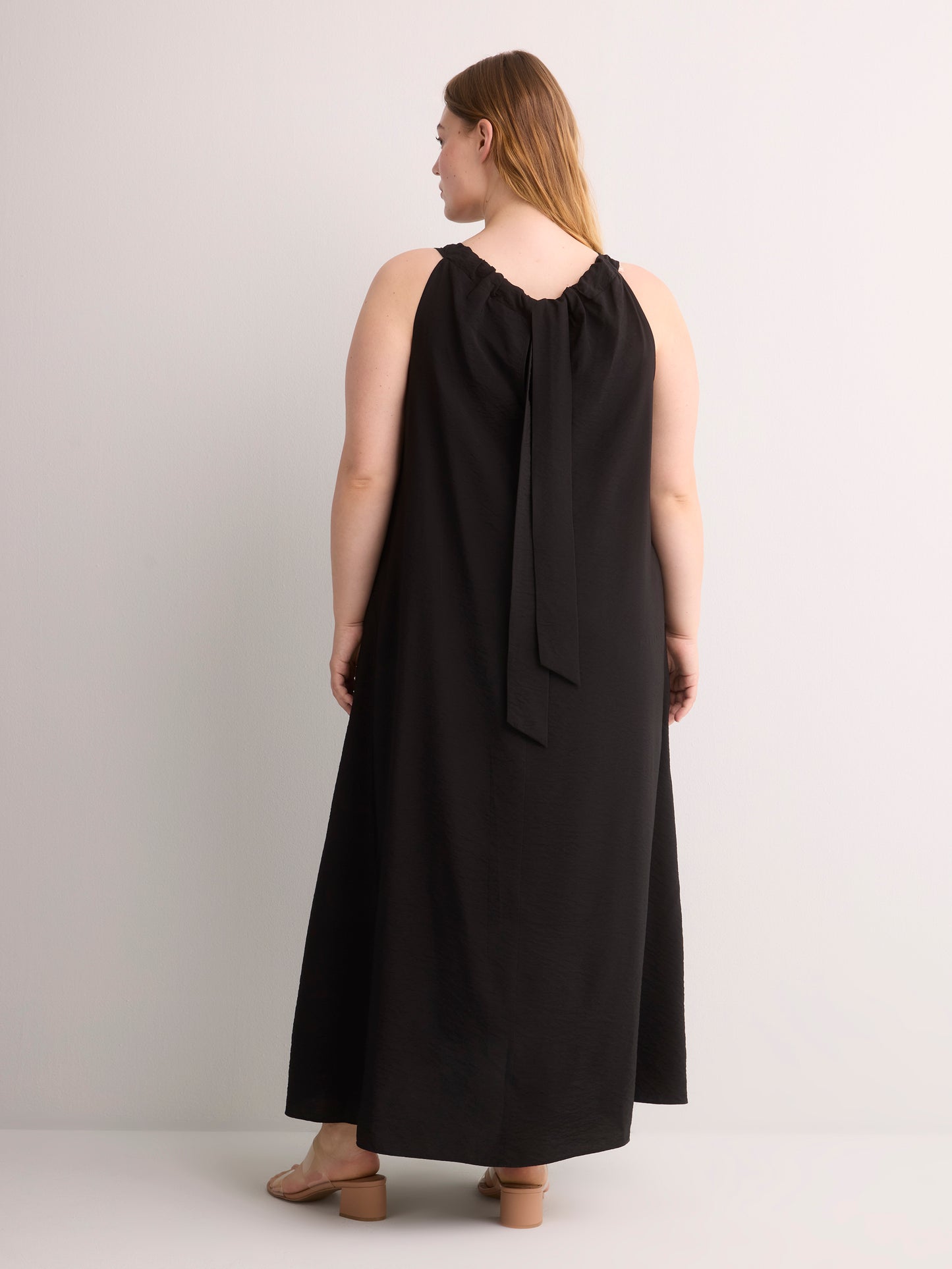 Sleeveless A-Line Halter Maxi Dress with Back Bow Tie