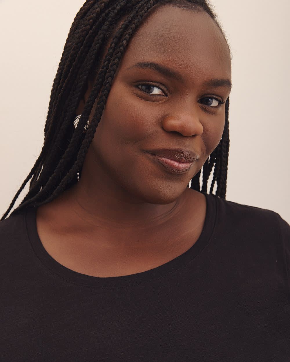 Curvy-Fit Crewneck Tee - PENN. Essentials