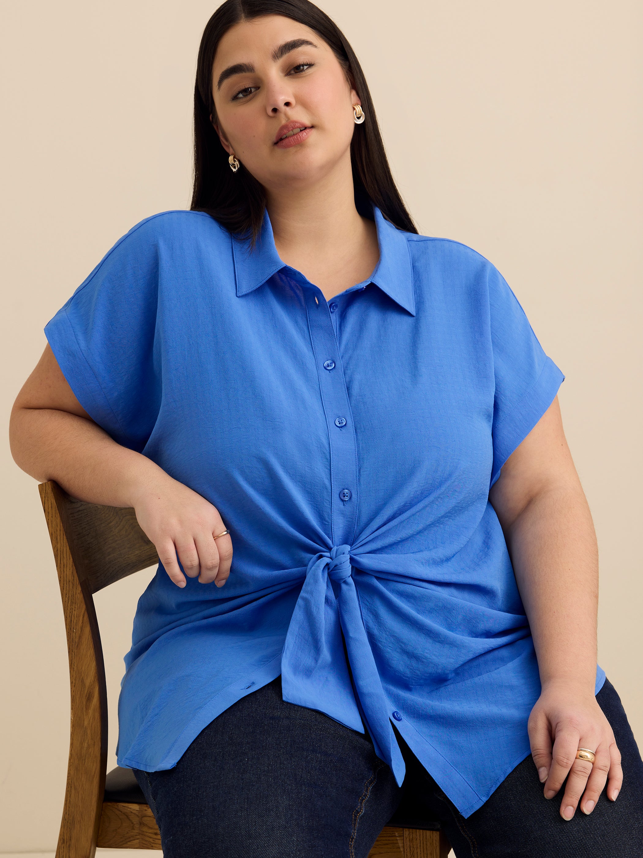 Blouse boutonnée avec noeud à la taille