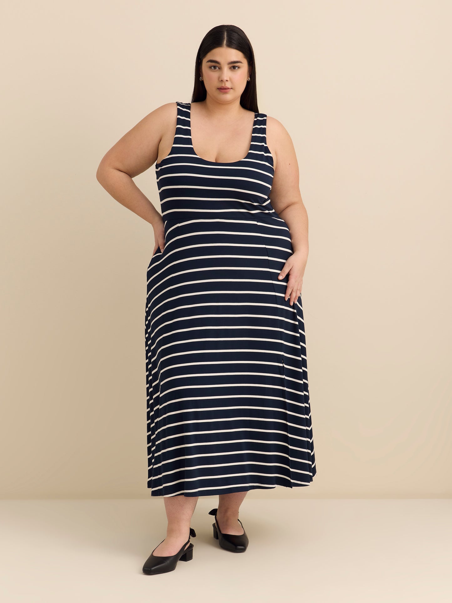 Responsible, Yarn-Dyed Scoop-Neck Sleeveless Dress with Slit