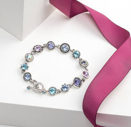 Bracelet à breloques bleu violet fabriqué avec des cristaux autrichiens de qualité
