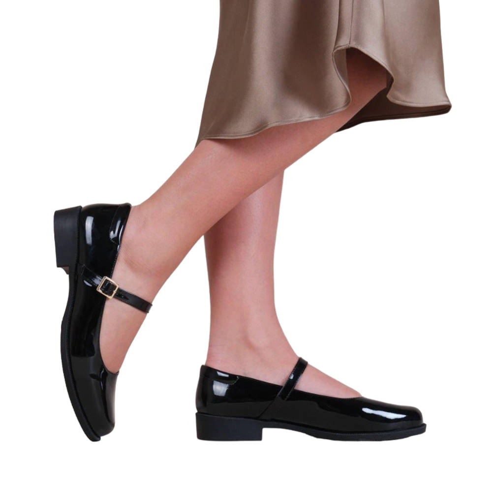 Ladies loafers with small heel top