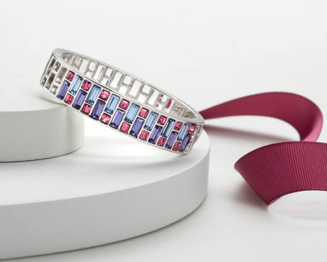Superbe bracelet manchette en cristal autrichien de qualité baguette émeraude