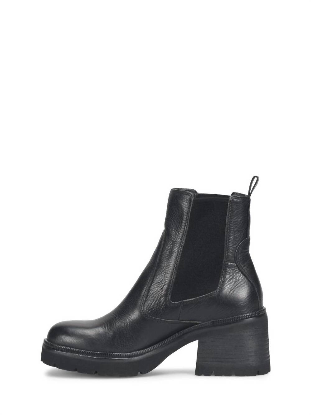 sofft chelsea boot