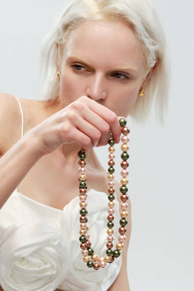 Classicharms-Shell Pearl Necklace With Gem-encrusted  Carabiner Lock