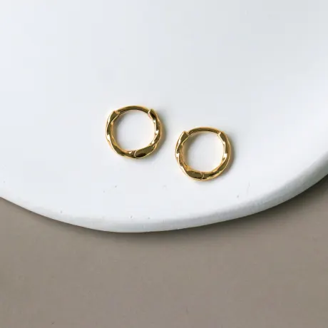 Horace Jewelry - Small slightly twisted hoop earrings Slipo
