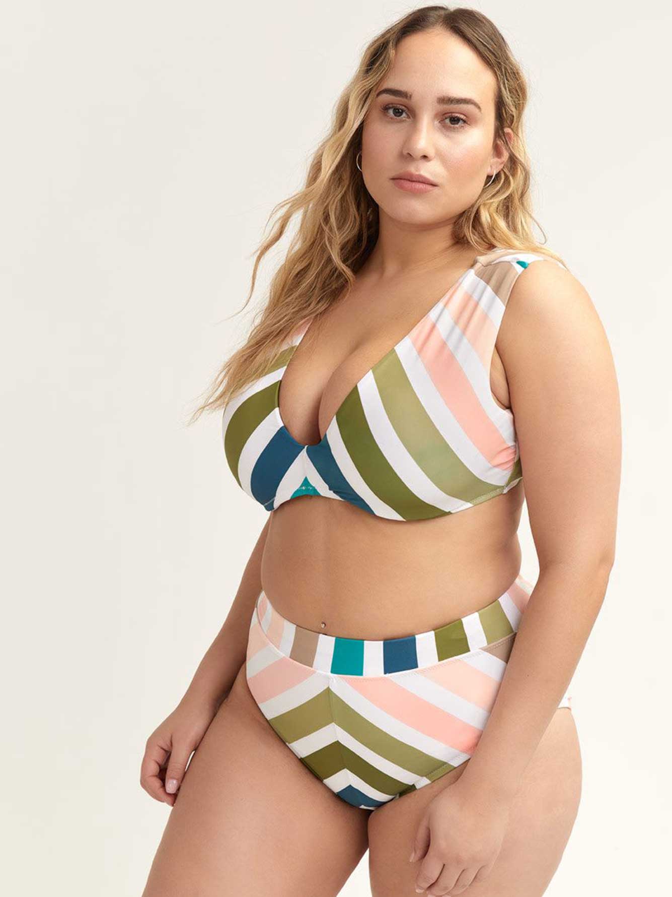 raisins curve bathing suits