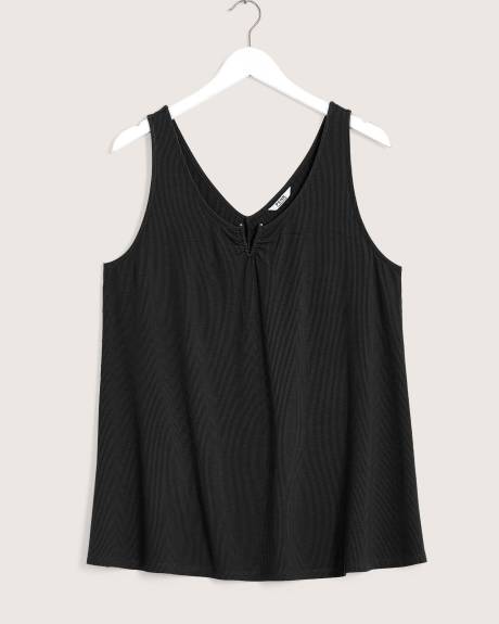 Responsible, Sleeveless Long V-Detailed Neckline Top