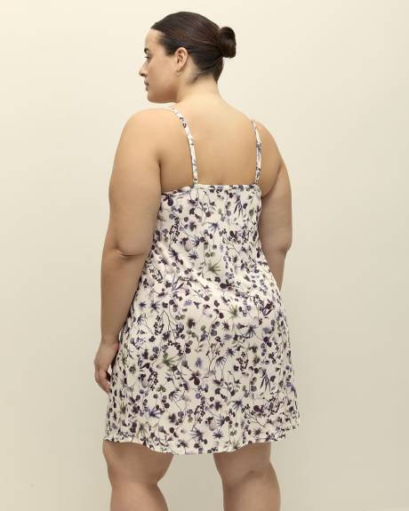 Robe de nuit en satin fleuri avec col en V - Déesse Collection
