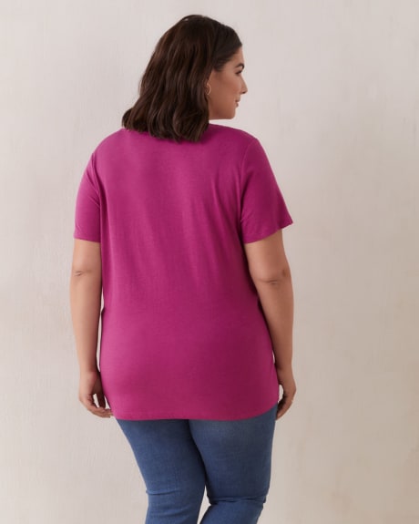 Boyfriend Fit Scoop Neck T-Shirt - In Every Story