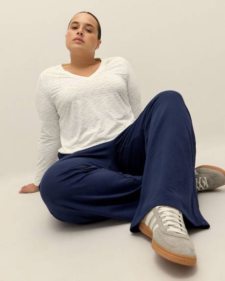 Textured V-Neck Long-Sleeve Tee - Active Zone