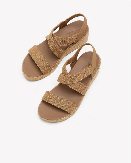 Sandale croisée à talon compensé, pied large - Skechers