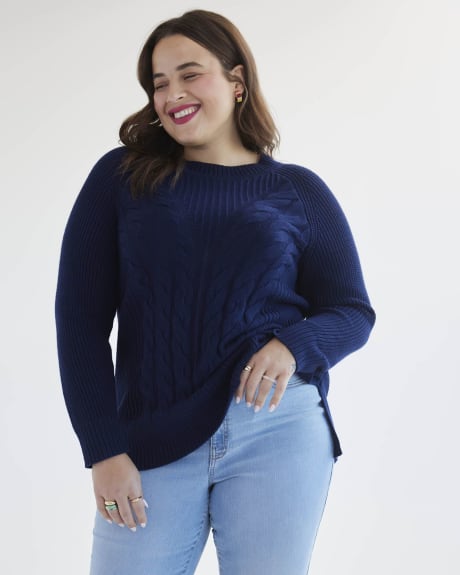 Pull uni en tricot torsadé avec encolure ronde