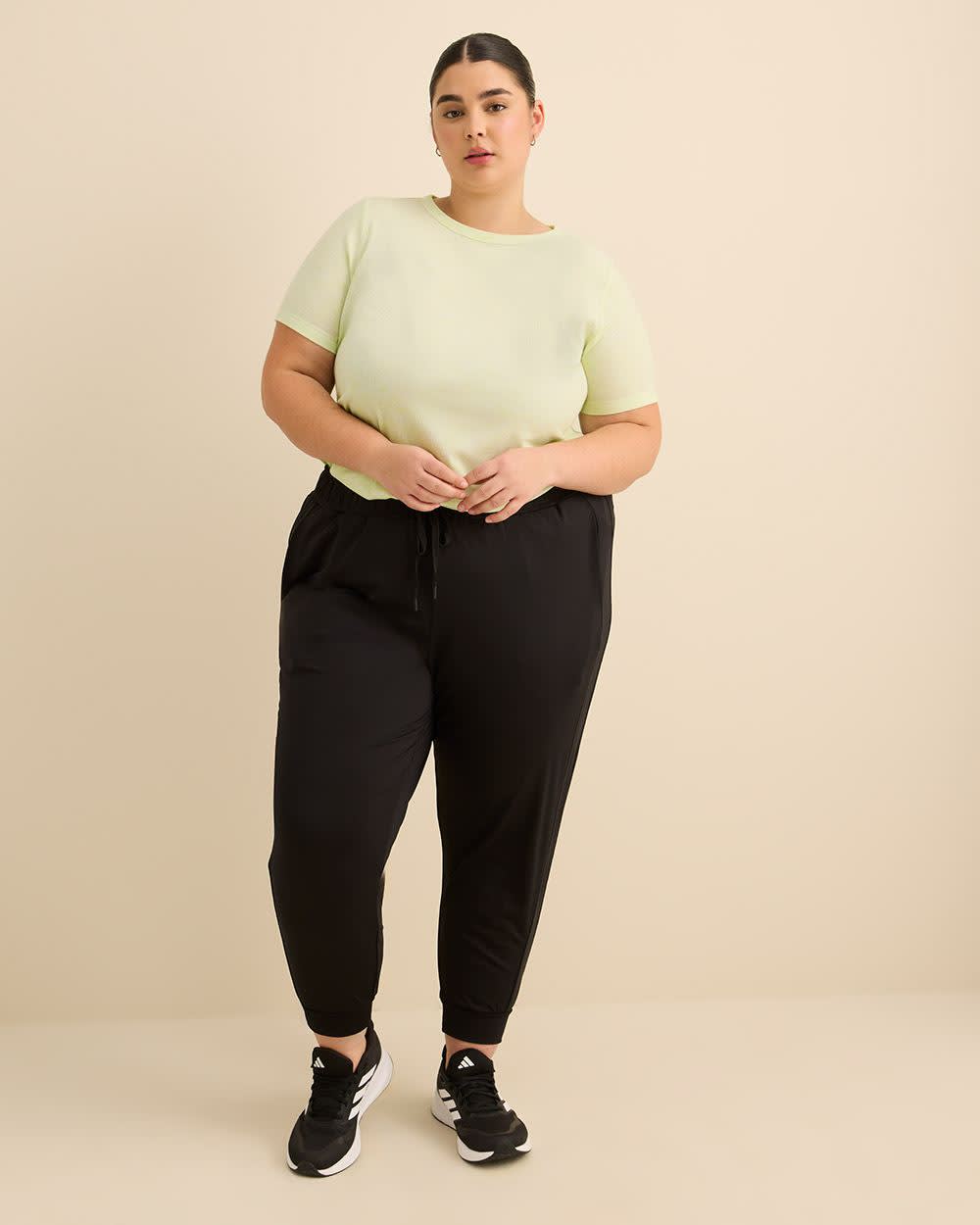 Pantalon de jogging noir, coupe petite, tissu responsable - Active Zone