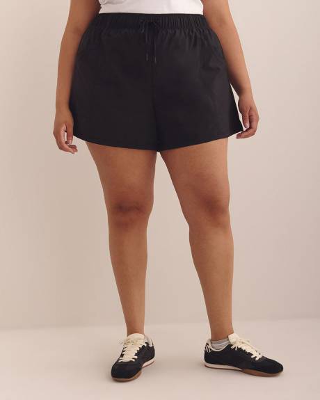 Short extensible à taille haute élastique avec détails perforés, tissu responsable - Active Zone