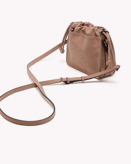 Sac à bandoulière avec détails perforés et tressés