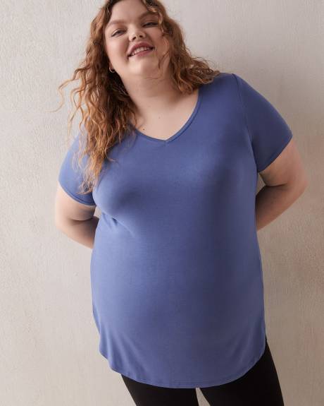 Modern Fit V-Neck Tunic - In Every Story