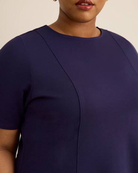 Haut cintré et évasée à manches courtes et col rond