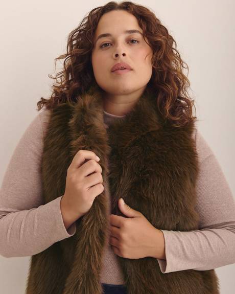 Veste longue en fausse fourrure