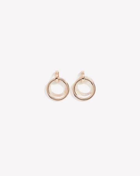 Boucles d'oreilles roses à deux anneaux