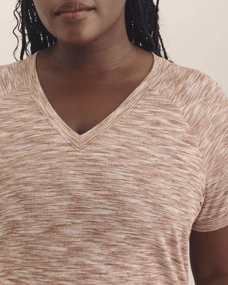 Ribbed V-Neck Short-Sleeve T-Shirt - Active Zone