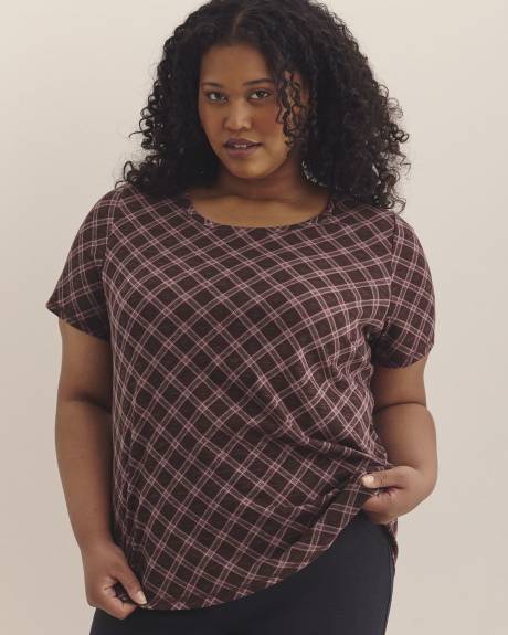 Curvy-Fit Short-Sleeve Tee - PENN. Essentials
