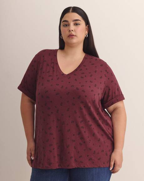 Boyfriend-Fit V-Neck T-Shirt - PENN. Essentials Boyfriend-Fit V-Neck T-Shirt - PENN. Essentials