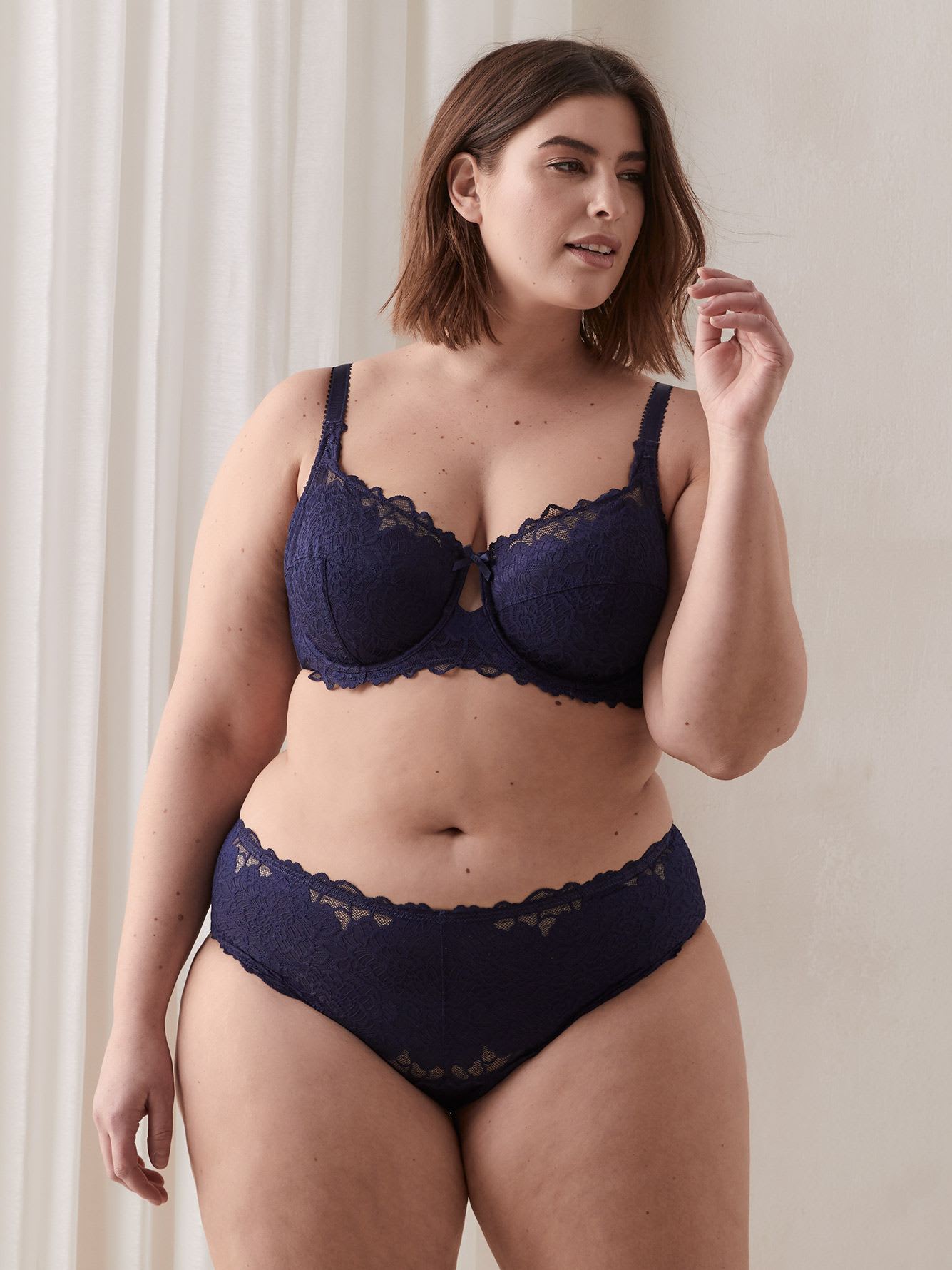 Unlined All-Over Lace Bra - Déesse Collection