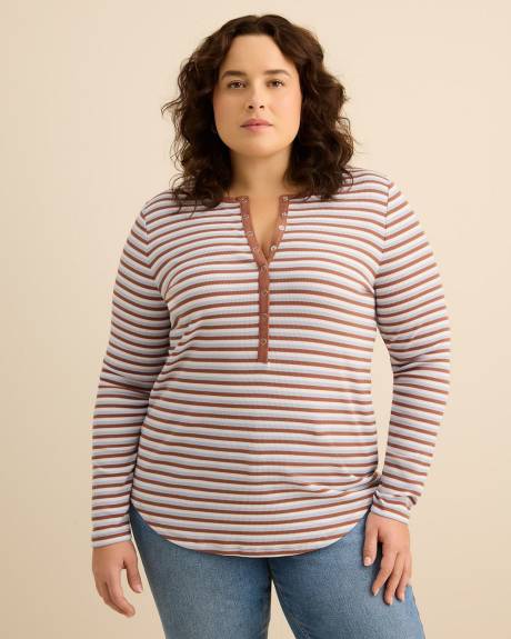 Haut &agrave; manches longues avec col boutonn&eacute;