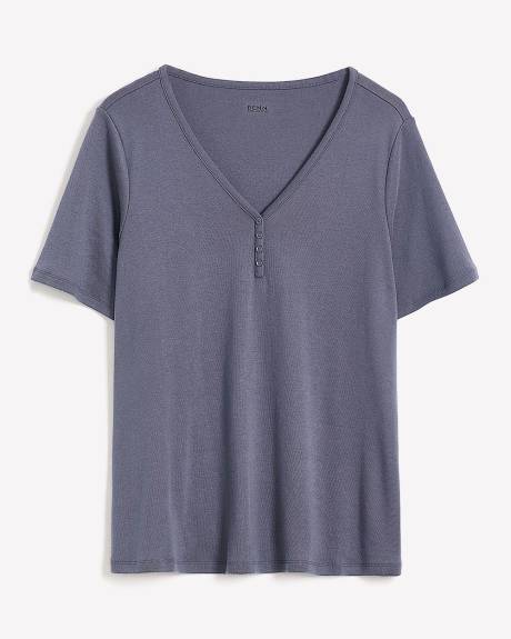 Girlfriend-Fit Ribbed Tee - PENN. Essentials