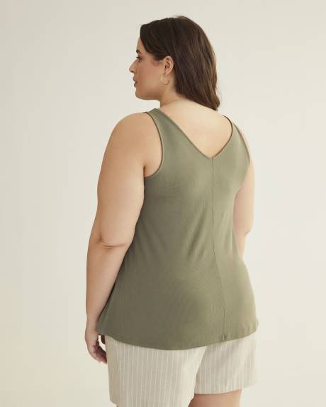 Responsible, Sleeveless Long V-Detailed Neckline Top