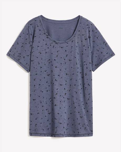 Printed Curvy-Fit Crewneck Tee - PENN. Essentials