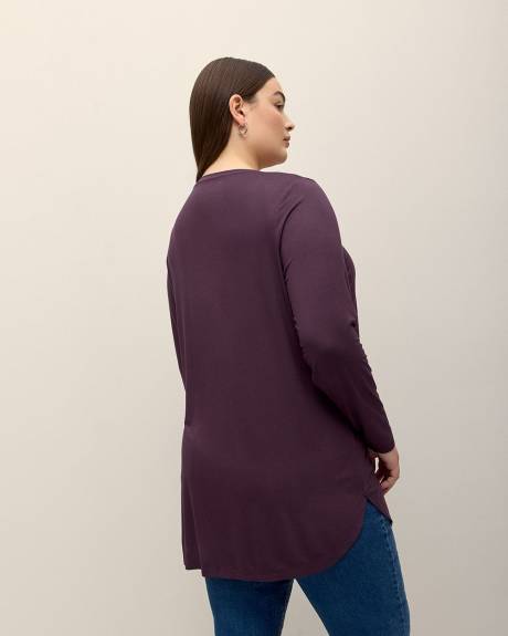 Long-Sleeve V-Neck Tunic Tee - PENN. Essentials