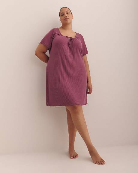 Chemise de nuit texturée à manches courtes avec ourlet festonné - ti Voglio