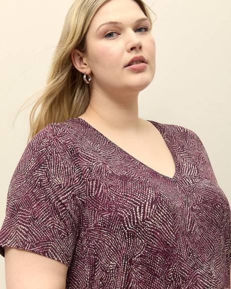Modern-Fit Short-Sleeve V-Neck Tee - PENN. Essentials