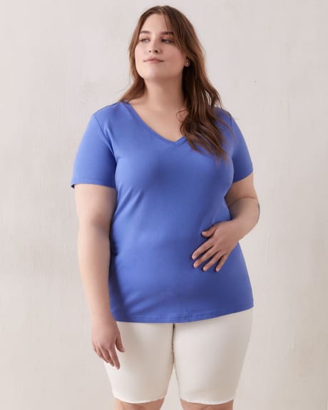 Boyfriend Fit V-Neck T-Shirt - In Every Story