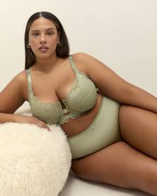 Culotte classique avec derrière en dentelle - Déesse Collection
