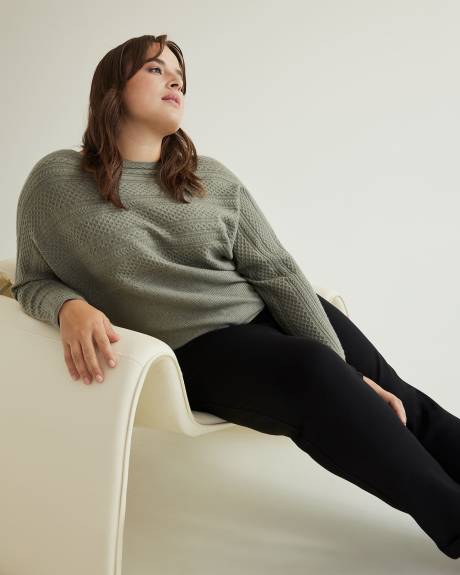 Pull en tricot à mailles torsadées avec manches dolman
