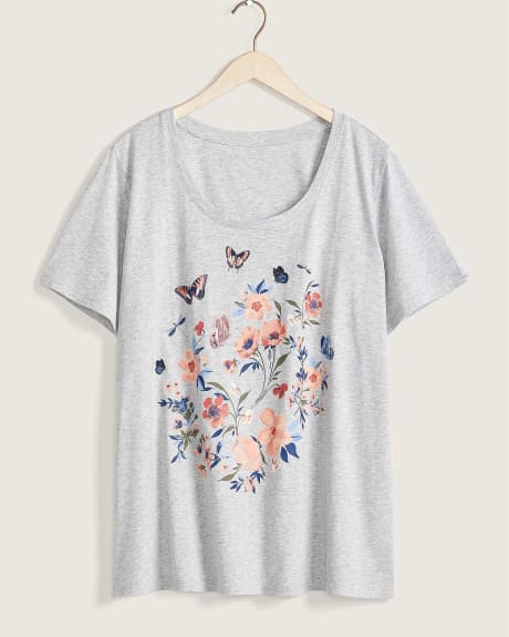 Boyfriend Fit Scoop Neck T-Shirt - In Every Story