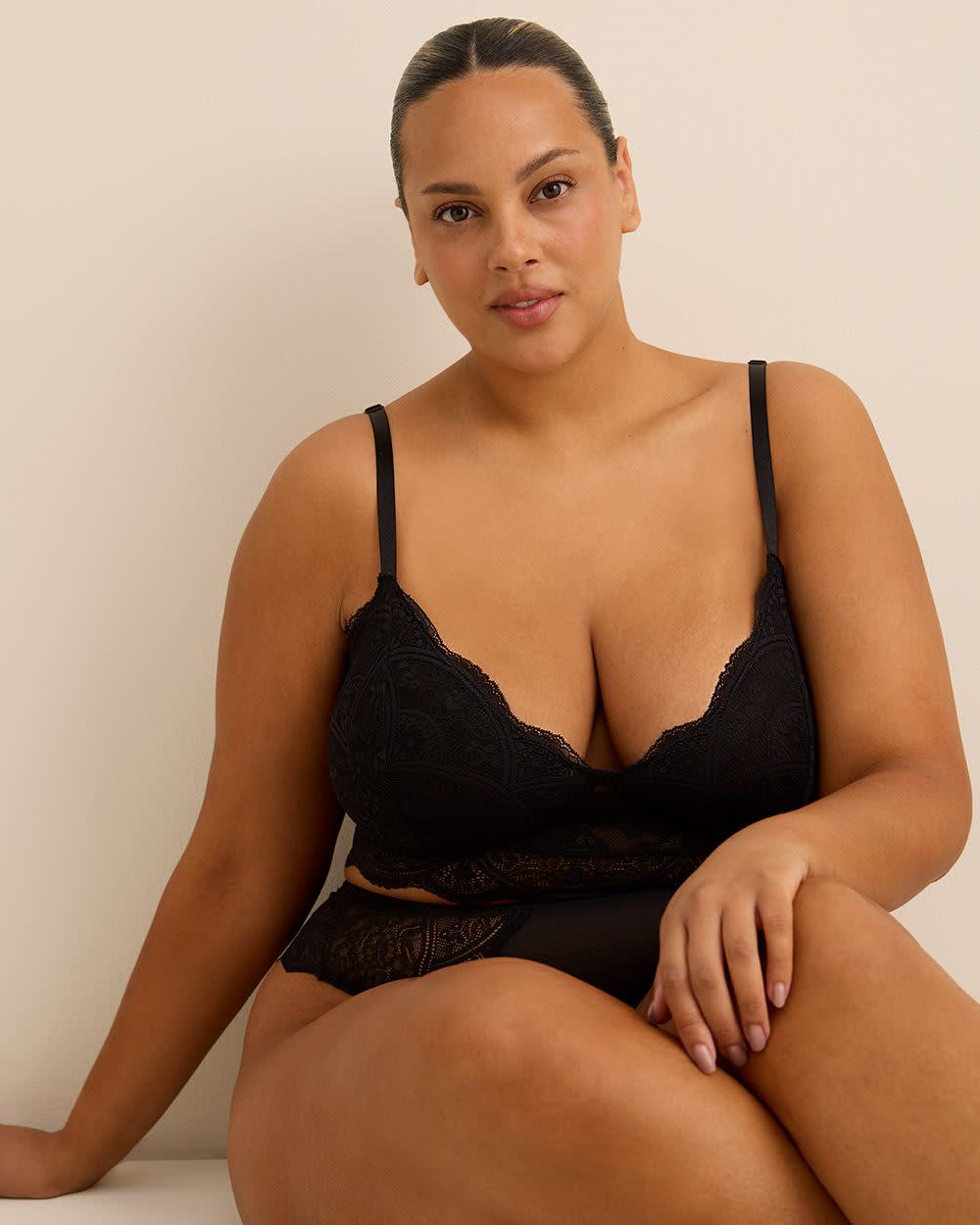 Camisole courte noire en dentelle sexy - Déesse Collection Camisole courte noire en dentelle sexy - Déesse Collection